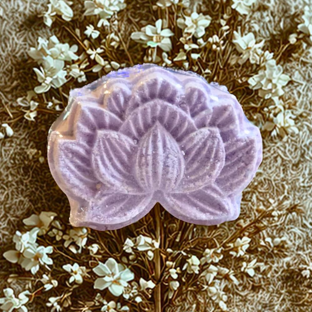Jasmine and Leather single 2oz Bath Bomb 2% Dilution