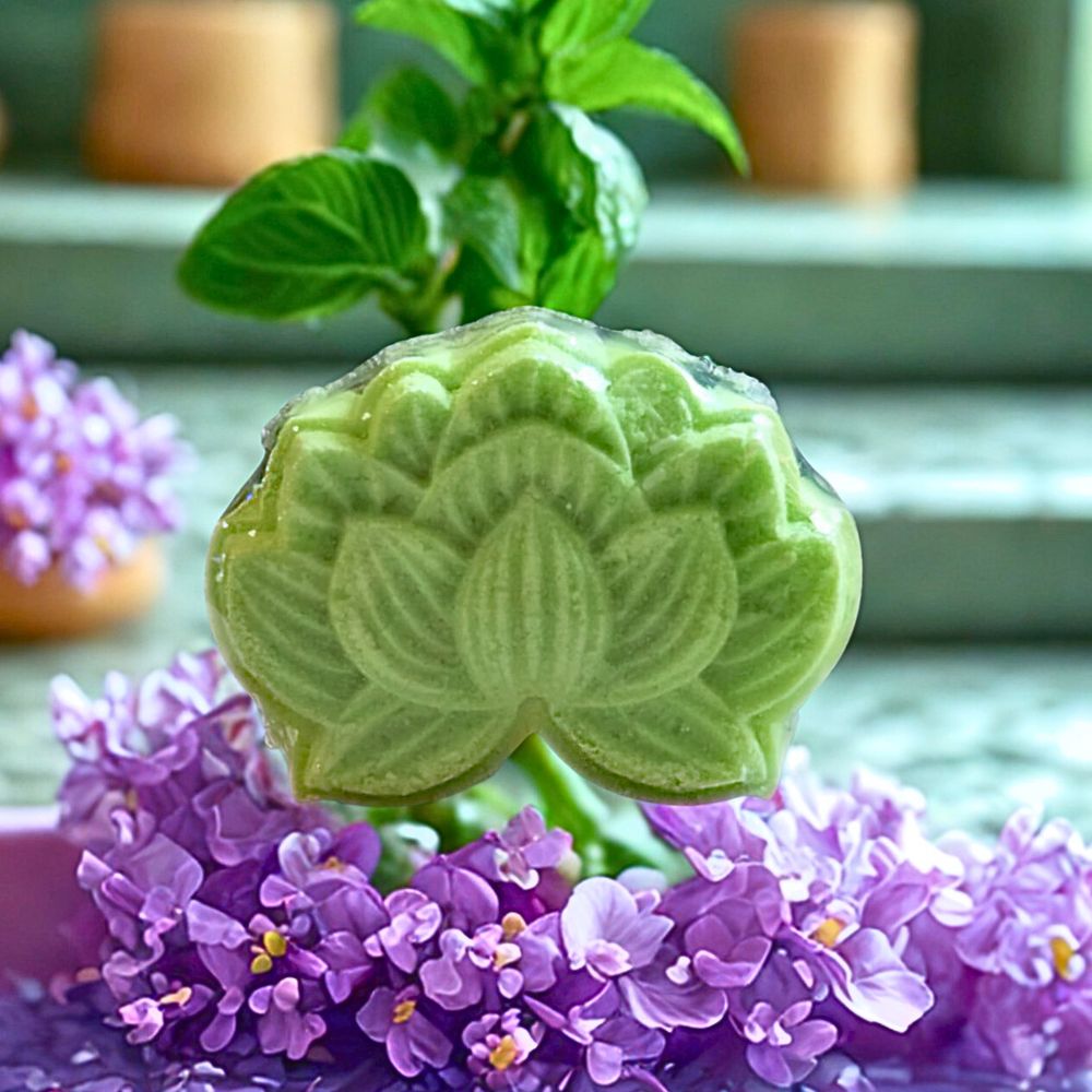 Spearmint and Lilac single 2oz Bath Bomb 1% Dilution